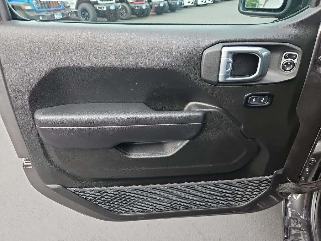 Used 2024 Granite Crystal Metallic Clearcoat Jeep Sport S image 10