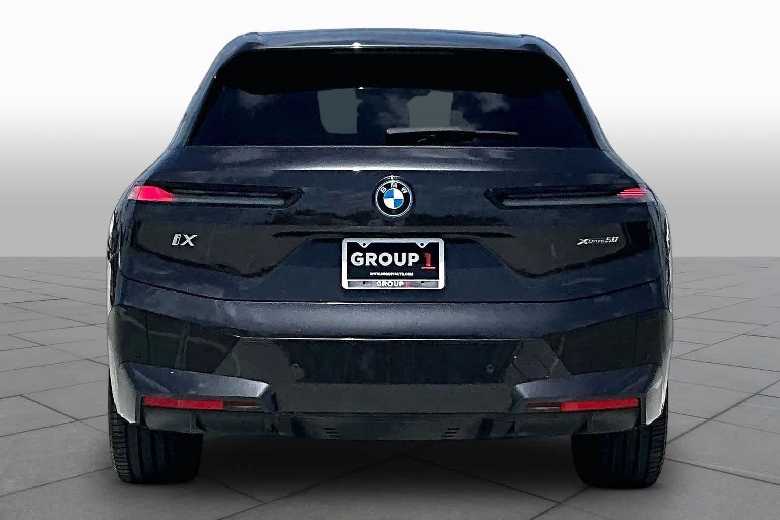 Used 2024 Dark Graphite Metallic BMW xDrive50 image 4