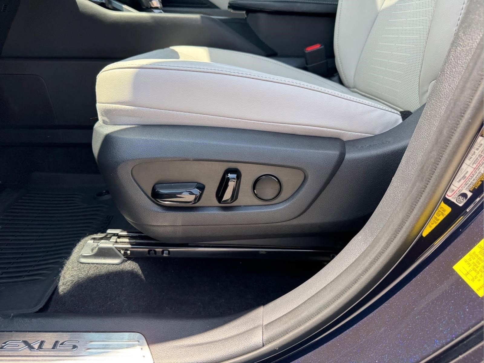 Used 2025 Mica Lexus TX 350 Premium image 19
