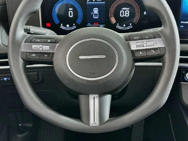 New 2027 White Hyundai SE image 15