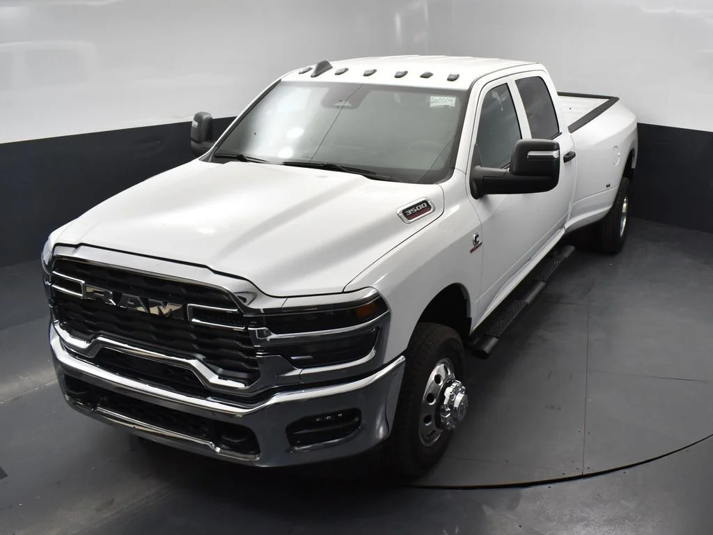 New 2026 Bright White Clear-Coat Exterior Paint RAM Tradesman image 34