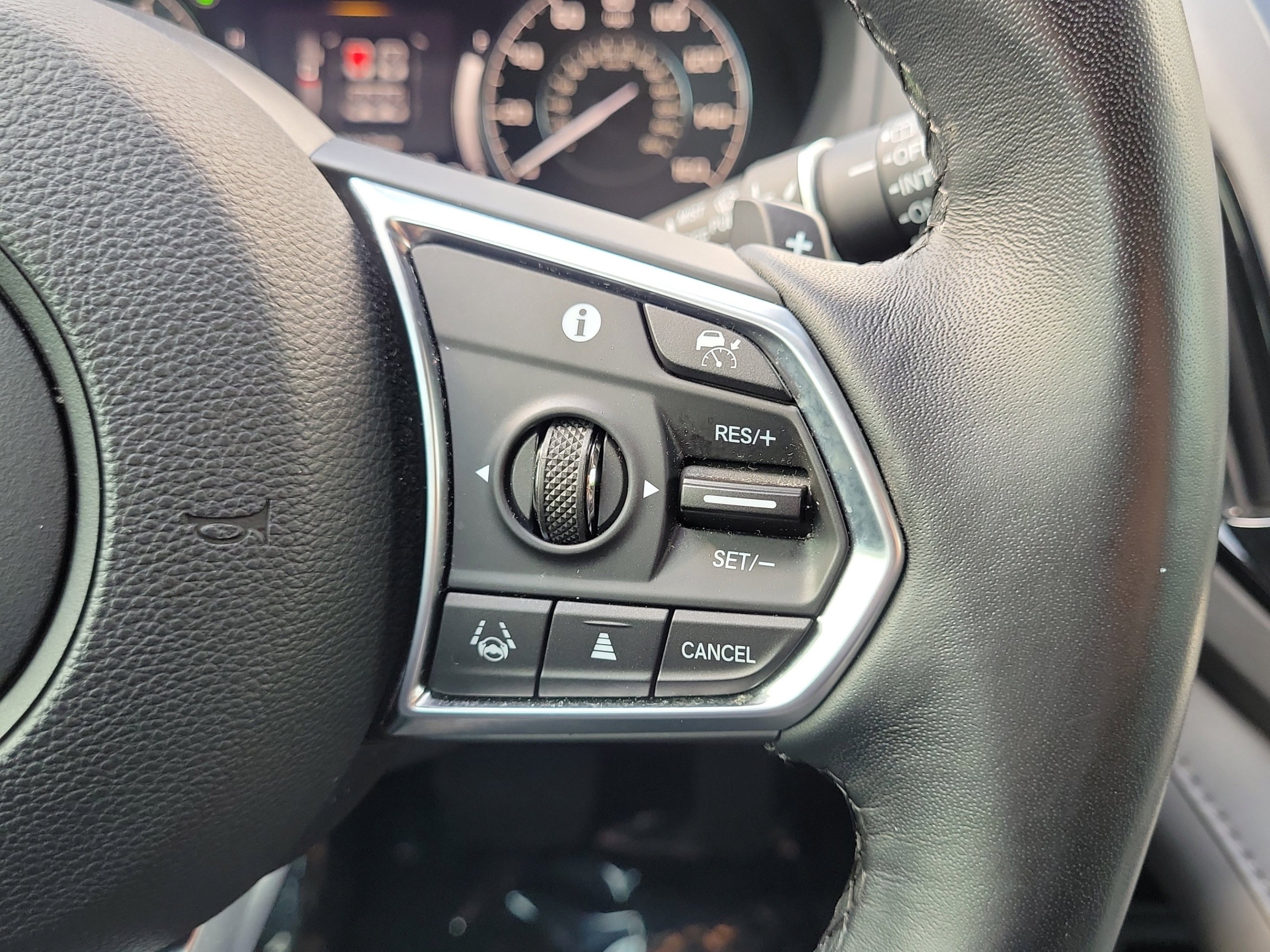 Used 2024 Platinum White Pearl Acura Base SH-AWD image 30