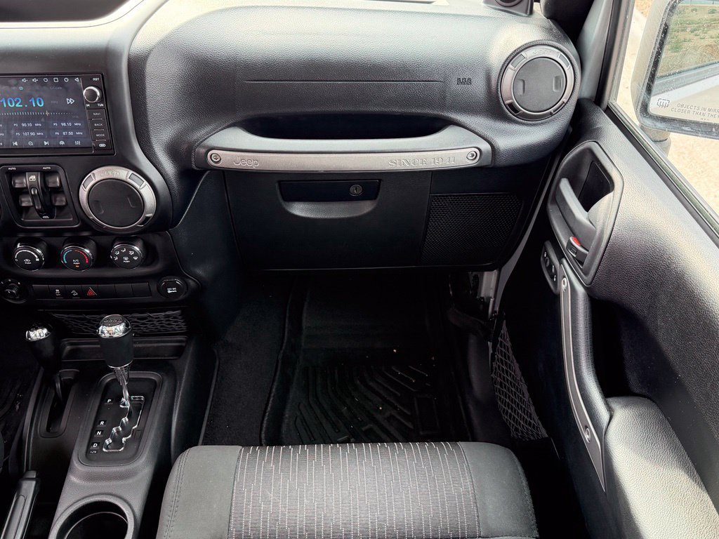 Used 2012 Silver Jeep Unlimited Sport S image 17