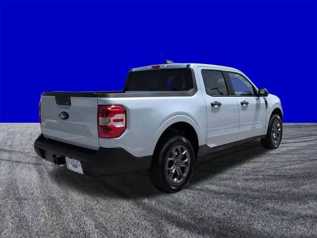 New 2026 Space White Metallic Ford XLT image 4