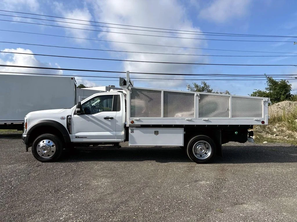 Used 2025 Oxford White Ford XLT image 4