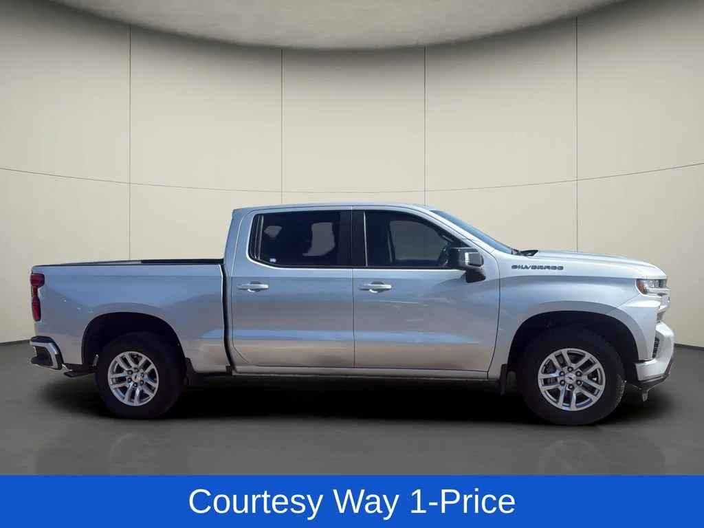 Used 2022 Silver Ice Metallic Chevrolet RST image 11