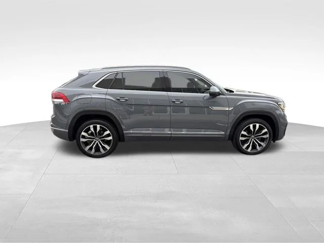 Used 2022 Gray Volkswagen 3.6L V6 SEL Premium R-Line image 8