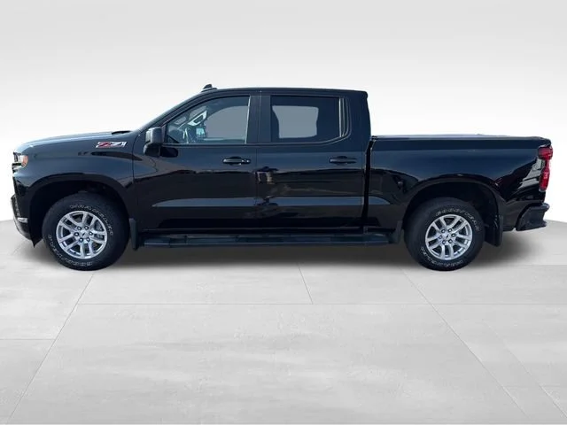 Used 2021 BLACK Chevrolet RST image 2