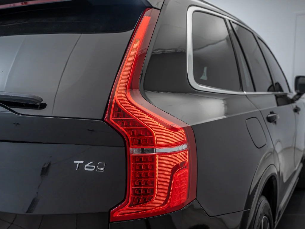 Used 2020 Onyx Black Metallic Volvo T6 Momentum image 9