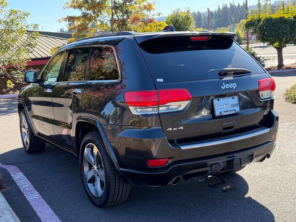 Used 2016 Brilliant Black Crystal Pearlcoat Jeep Overland image 5