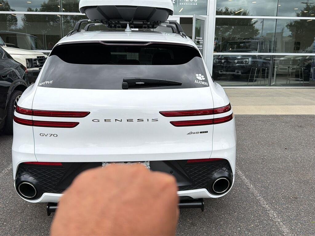 Used 2023 Alta White Genesis 3.5T Sport image 3