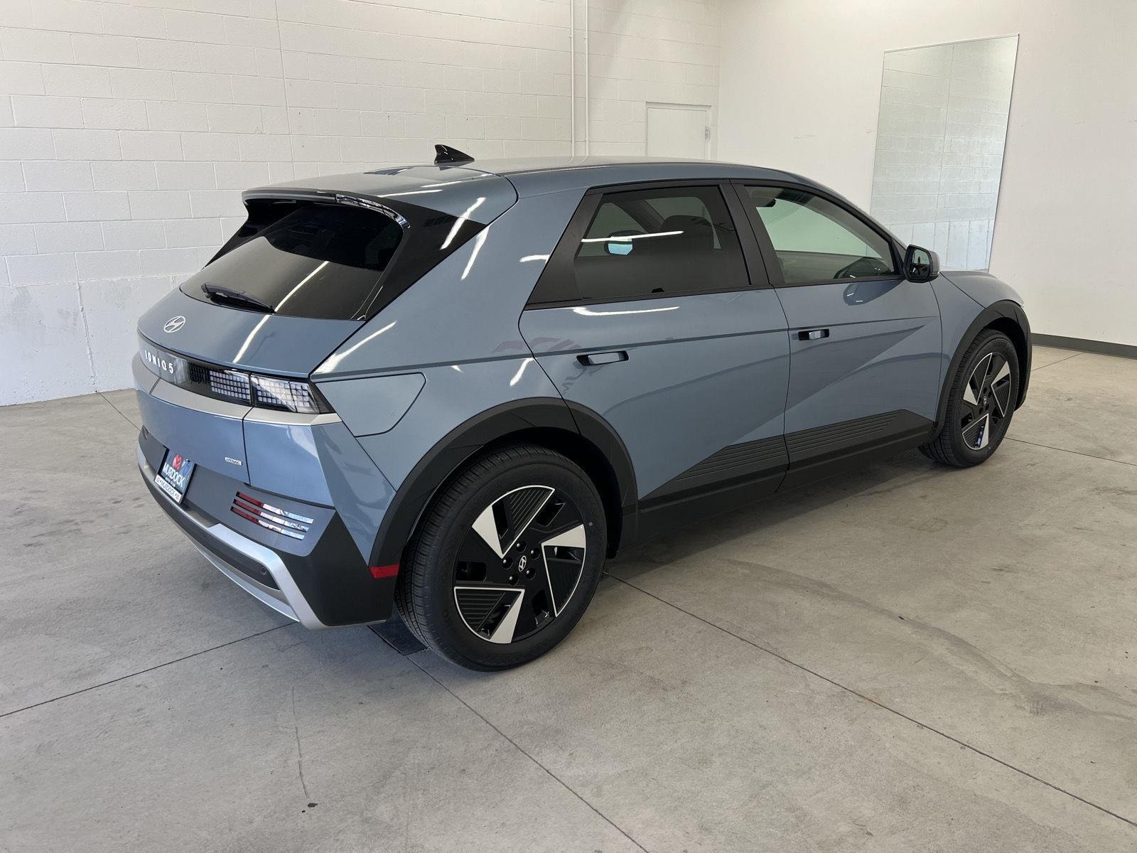 New 2026 Lucid Blue Hyundai SEL image 4