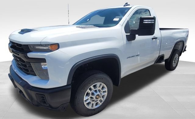 New 2025 Summit White Chevrolet WT image 4