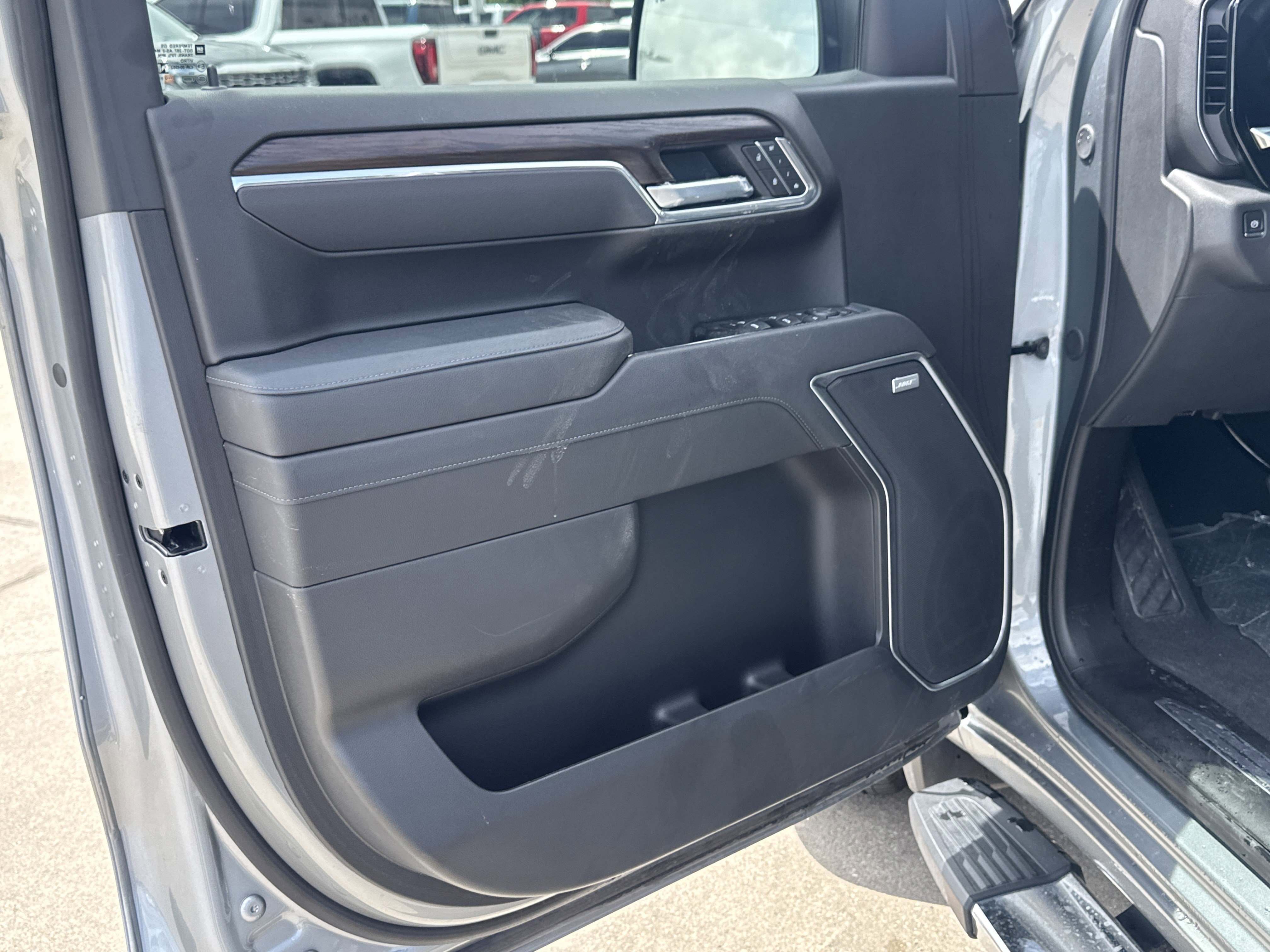 Used 2025 Sterling Metallic GMC SLT image 3