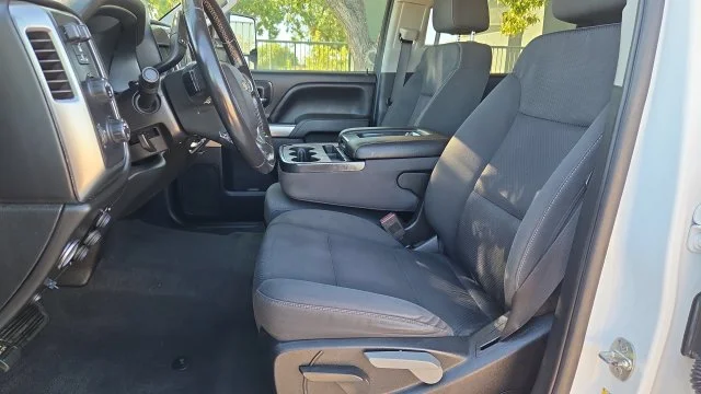 Used 2019 White Chevrolet LT image 12