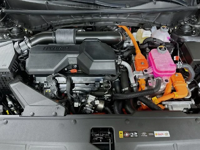 New 2026 Hyundai TUCSON HYBRID SEL