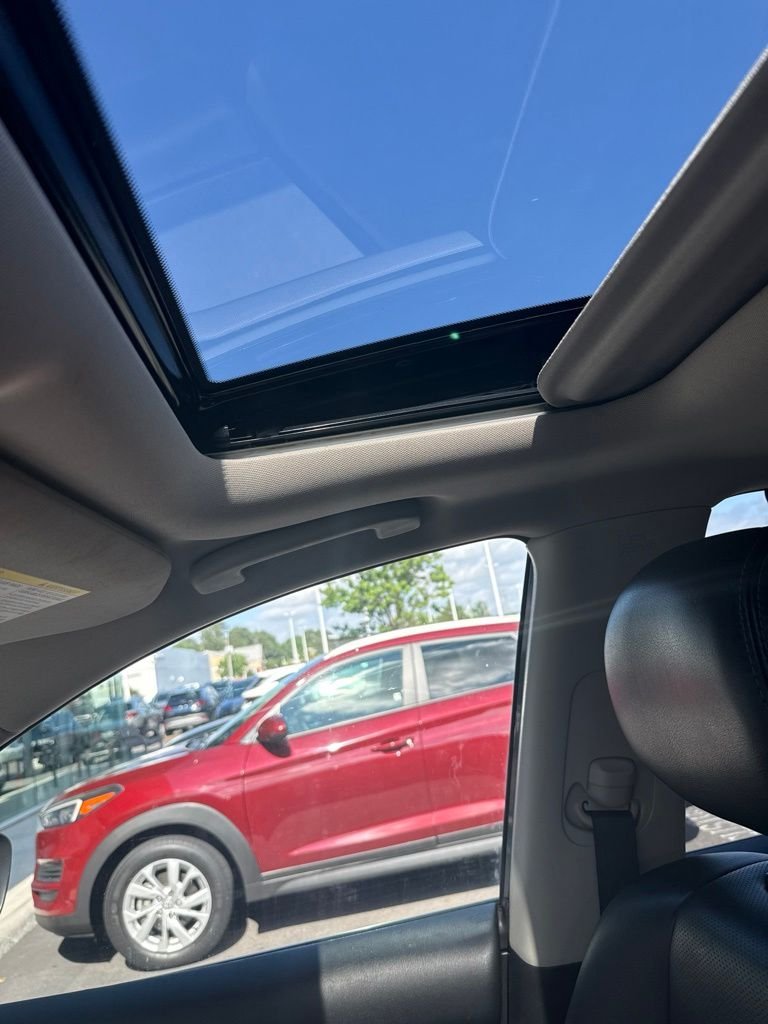 Used 2020 Gray Nissan Platinum image 4