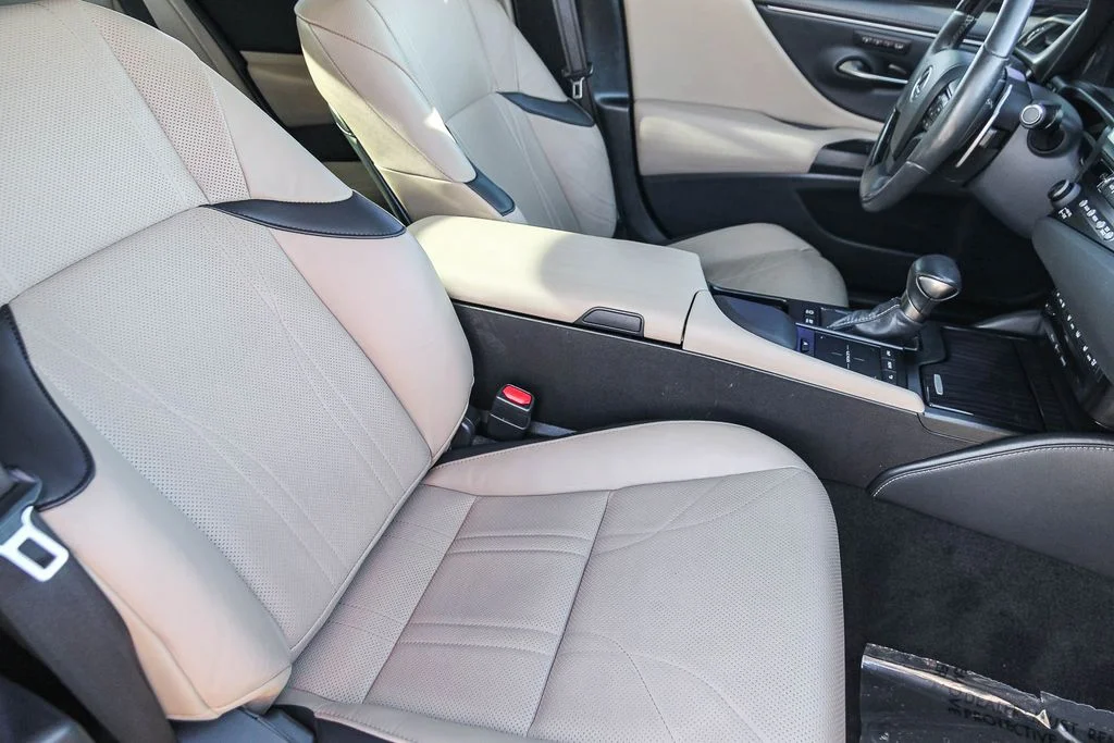 Used 2020 Gray Lexus 300h Luxury image 17