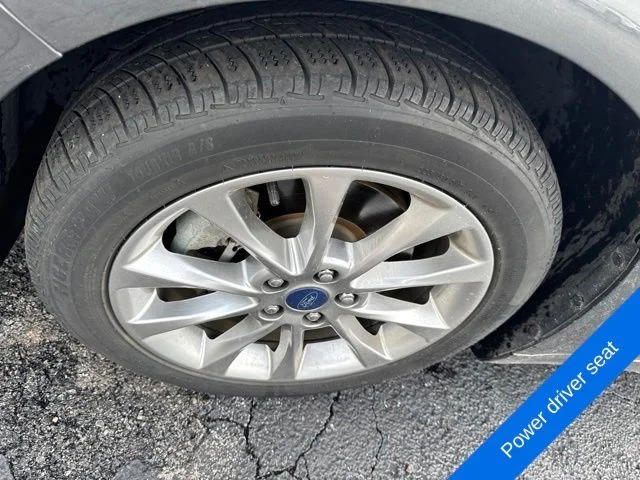 Used 2018 Magnetic Metallic Ford SE Luxury image 14