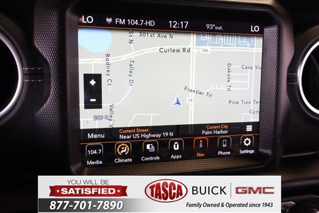 Used 2021  Jeep Overland image 26
