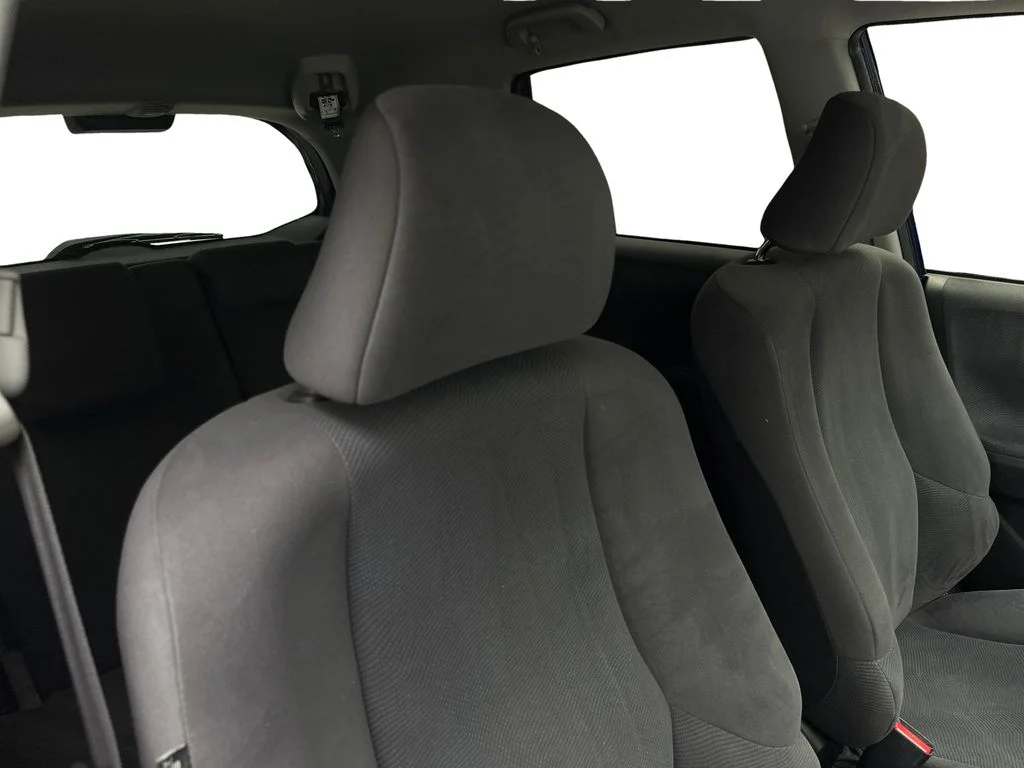Used 2011  Honda Base image 43