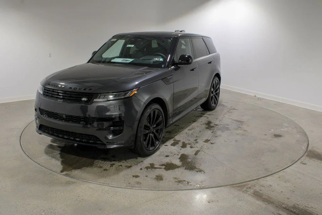 New 2026  Land Rover Dynamic SE image 1