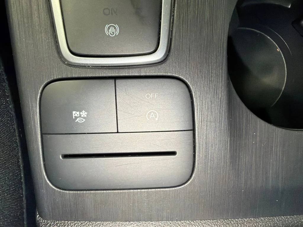 Used 2025 AGATE BLACK METALLIC Ford Active image 36
