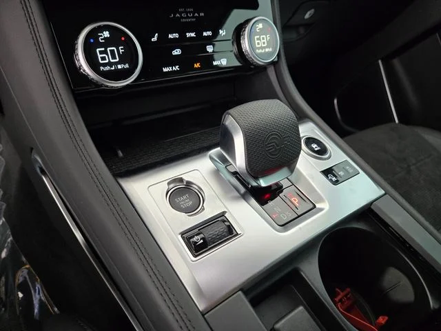 2026 Jaguar F-Pace SVR - Photo 23