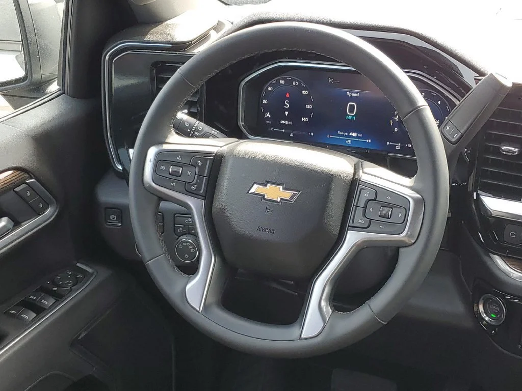 New 2026 Sterling Gray Metallic Chevrolet LT (2FL) image 25