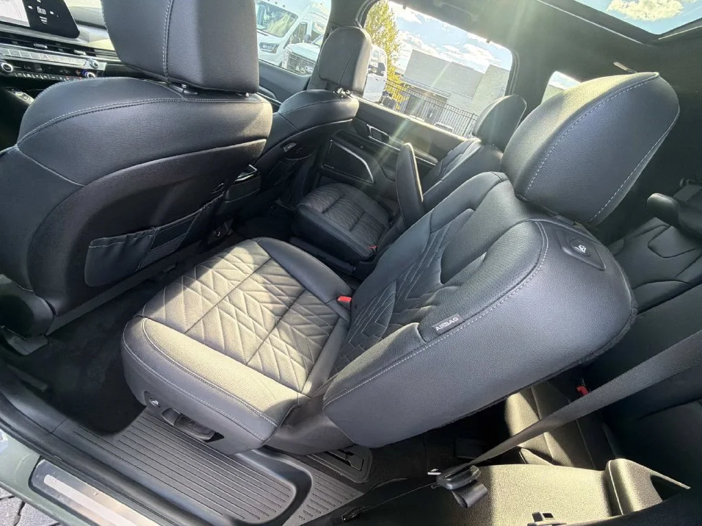 Used 2025 Green Kia SX X-Line image 28