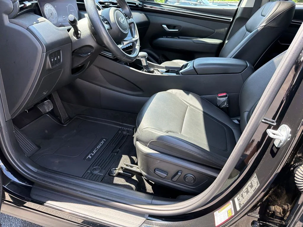 Used 2023 Black Hyundai SEL image 9