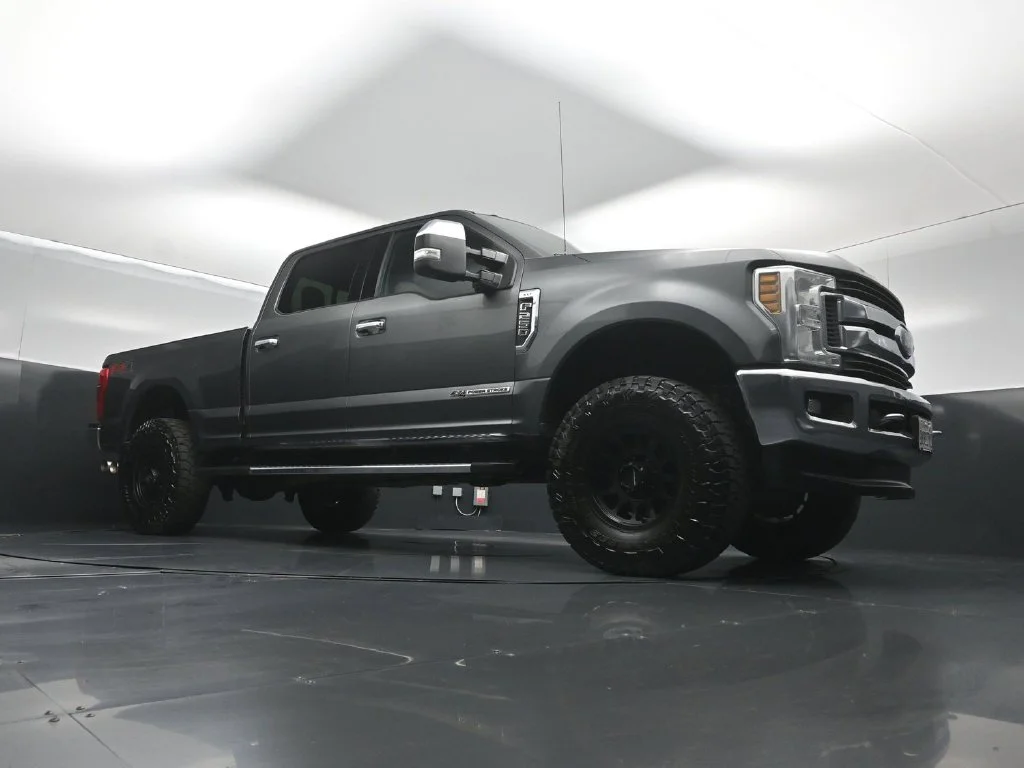 Used 2019 Gray Ford XLT image 3
