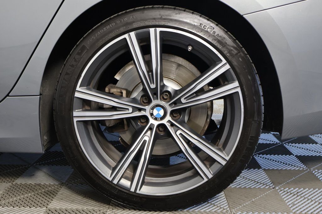 2023 BMW 3 Series 330i - Photo 16