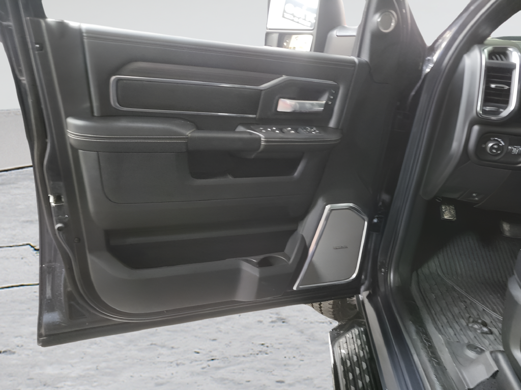 2026 RAM 2500 Laramie - Photo 10