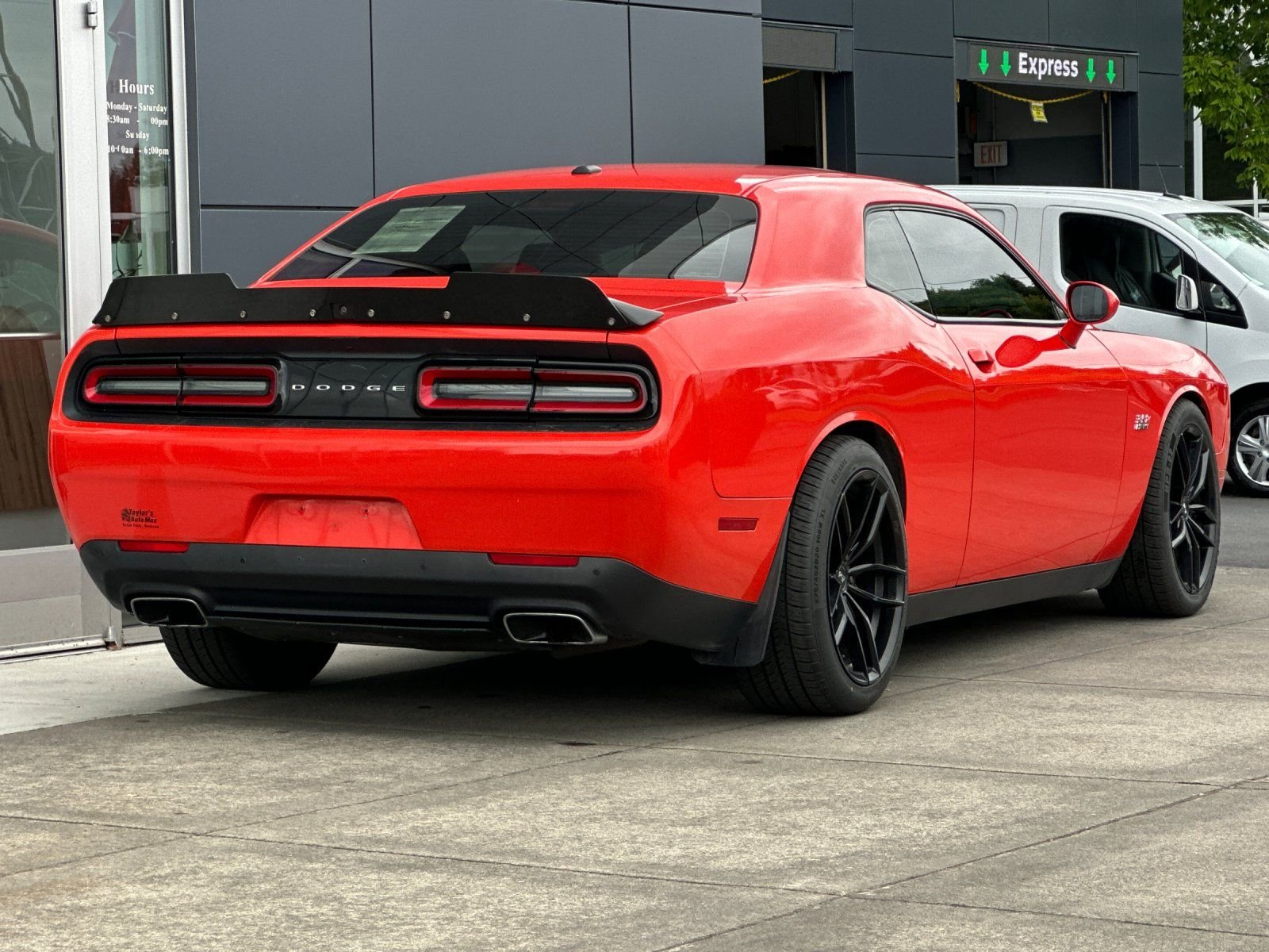 Used 2016 Go Mango Dodge SRT 392 image 3