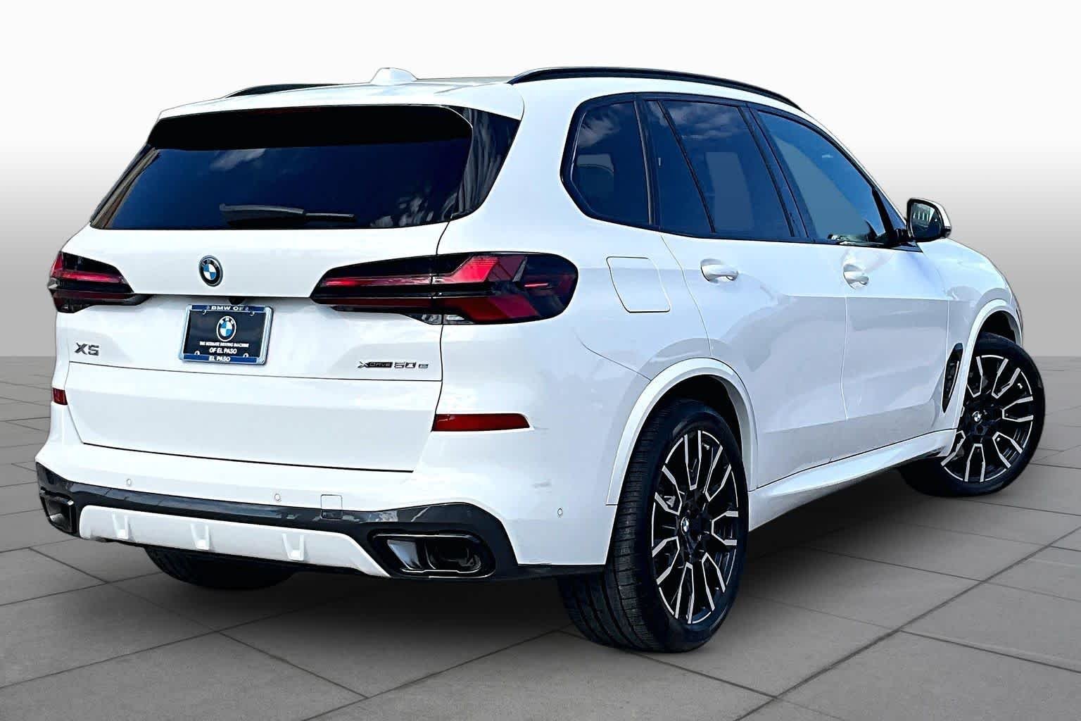 Used 2026 Alpine White BMW xDrive50e image 12