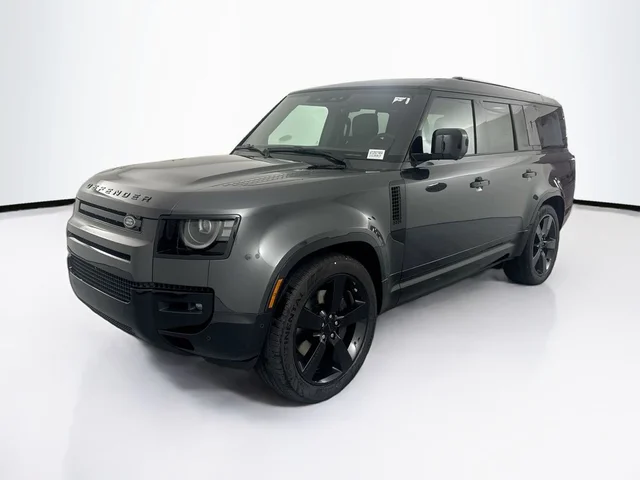 2026 Land Rover Defender 130 X-Dynamic SE