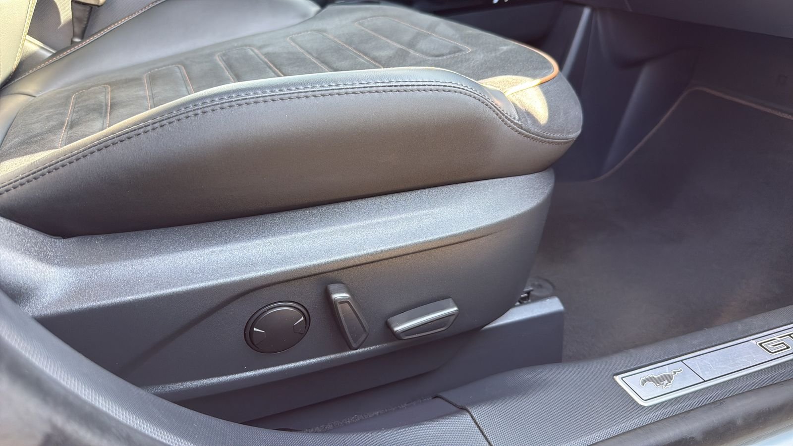 Used 2023 White Ford GT image 24