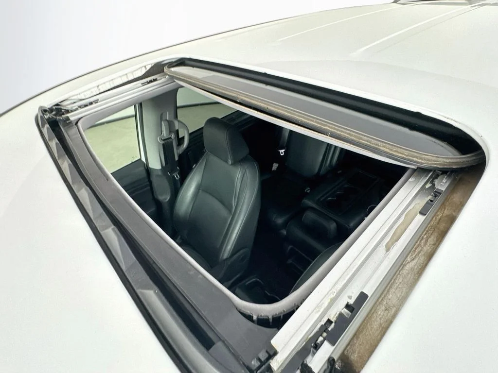 Certified Used 2021 White Honda EX-L image 28
