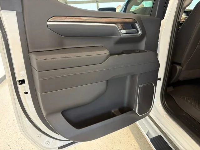New 2026 Summit White Chevrolet LT image 42