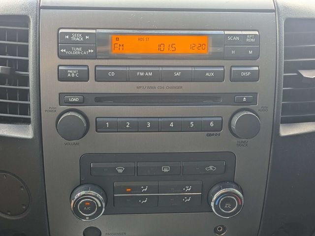 Used 2008 White Nissan SE image 20