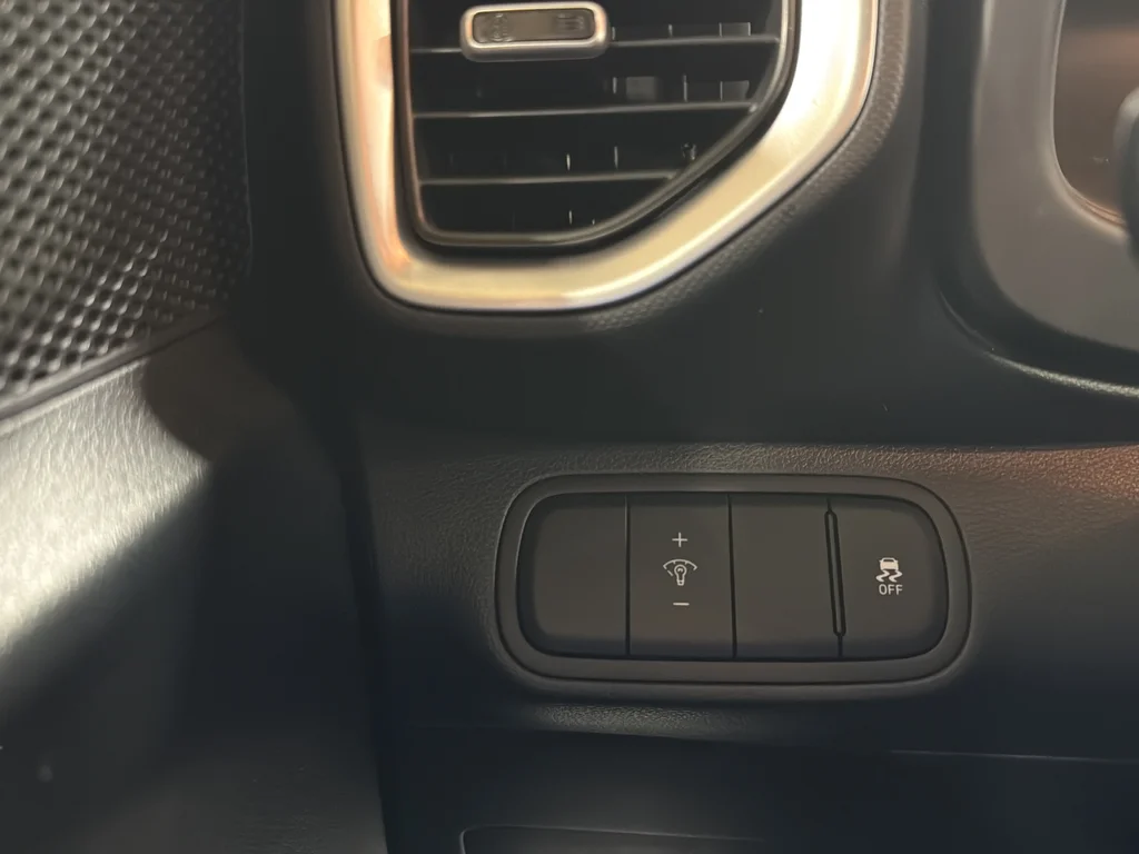 Used 2024 Onyx Black Hyundai SEL image 16