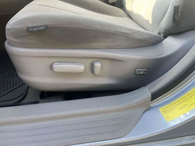 Used 2010 Blue Toyota Base image 22