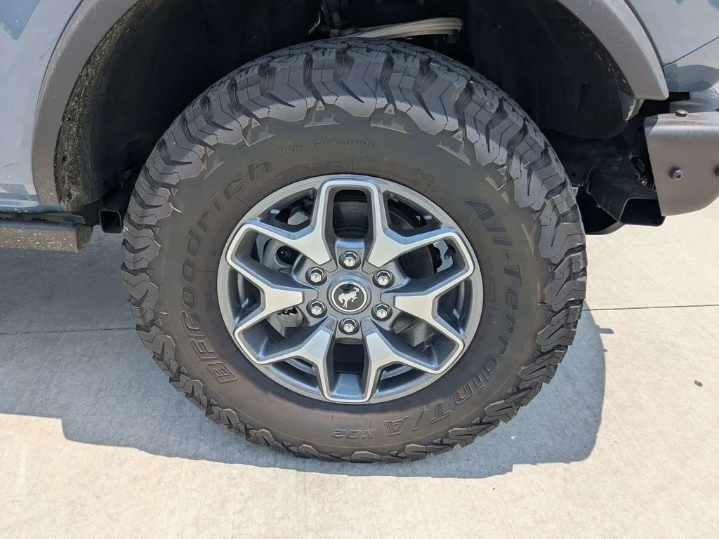 Used 2024 Gray Ford Badlands image 12