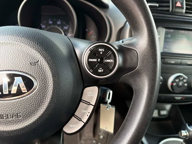Used 2019 Clear White Kia Base image 24
