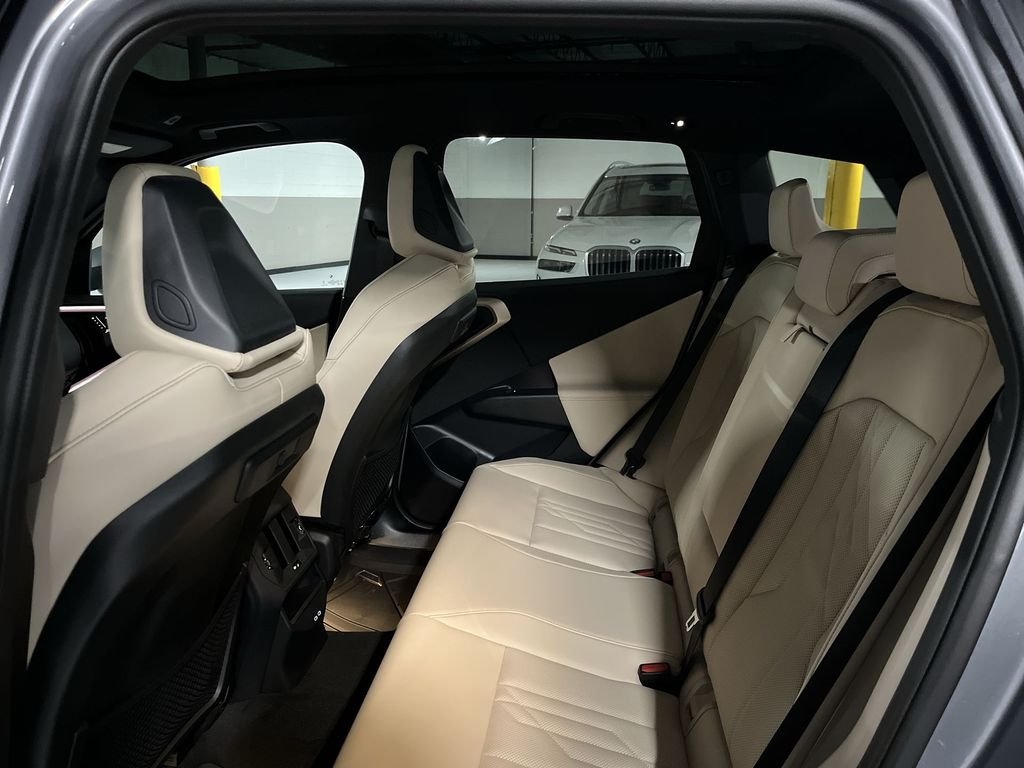 2025 BMW X3 30 - Photo 23