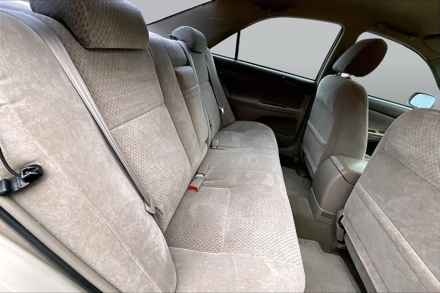 Used 2003 Desert Sand Mica Toyota LE image 18