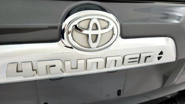 Certified Used 2022 MAGNETIC GRAY MET. Toyota  image 9