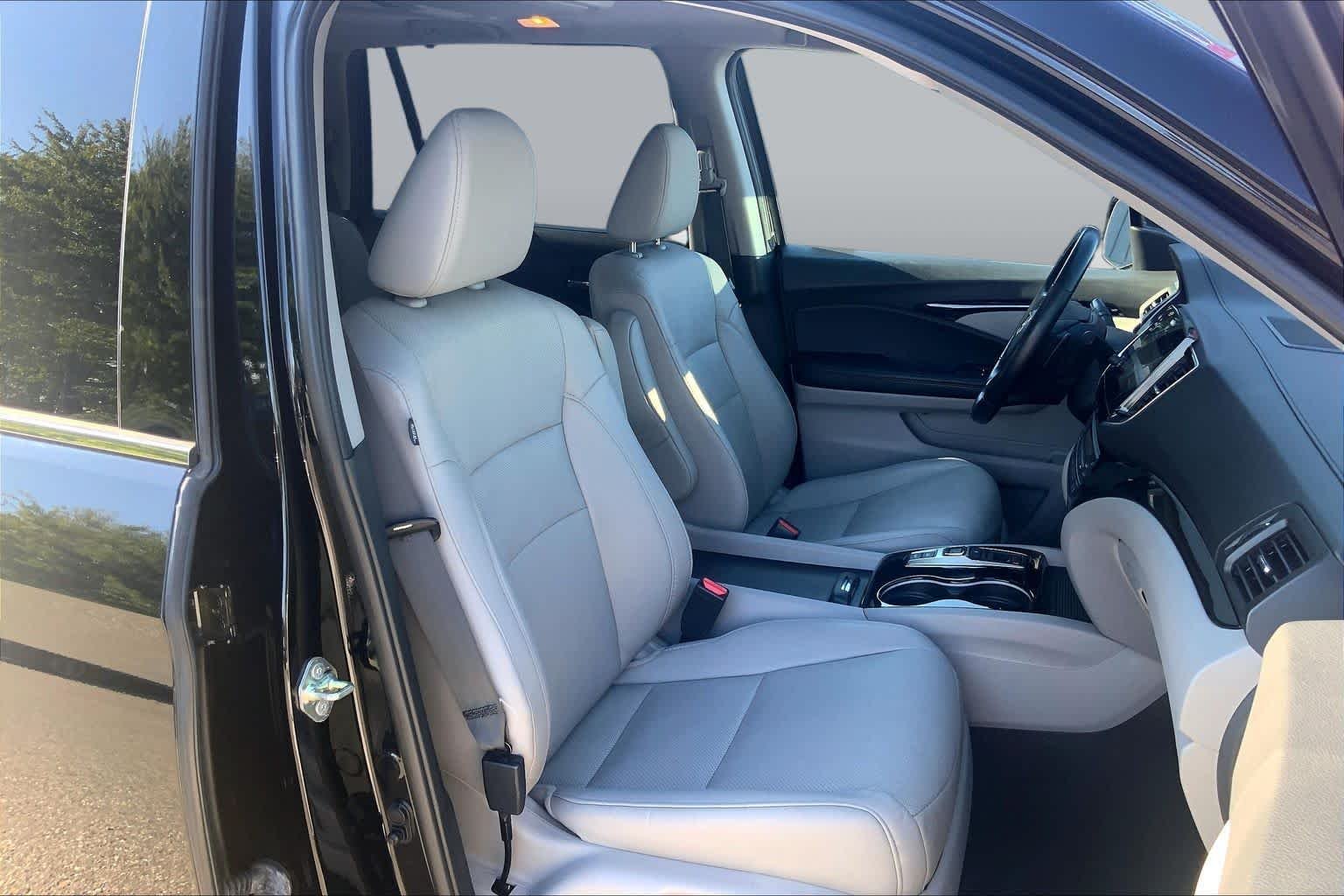 Used 2019 Crystal Black Pearl Honda Elite image 8