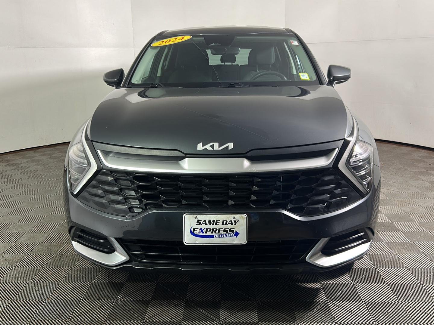 Used 2024 Gravity Gray Kia LX image 11